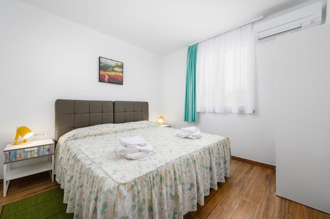 Andrea House With Apartments Умаг Екстер'єр фото